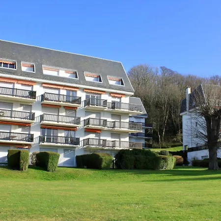Apartment Le Clos Des Ormeaux By Interhome